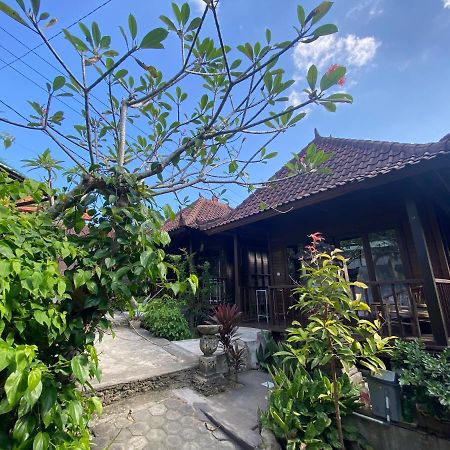 Lembah Bhucarya Hotel Nusa Lembongan  Exterior photo