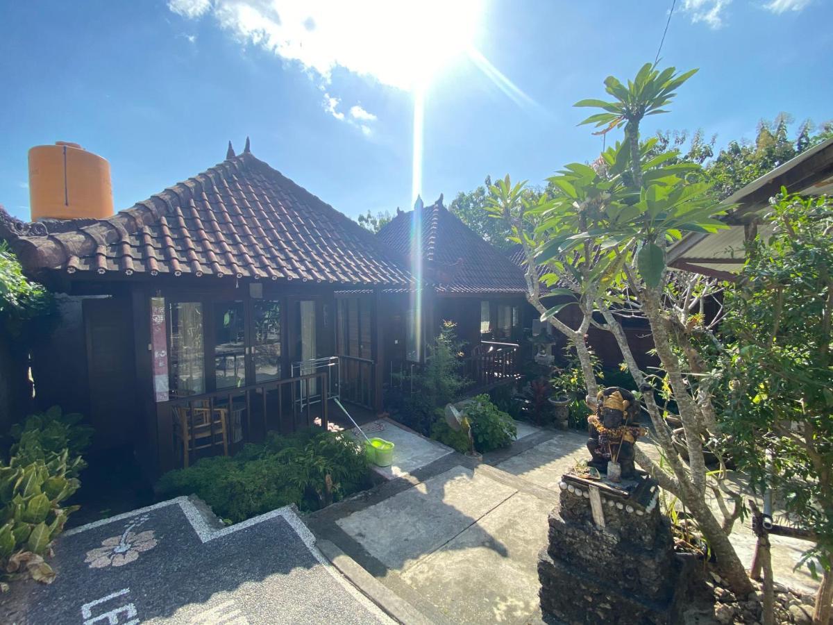 Lembah Bhucarya Hotel Nusa Lembongan  Exterior photo