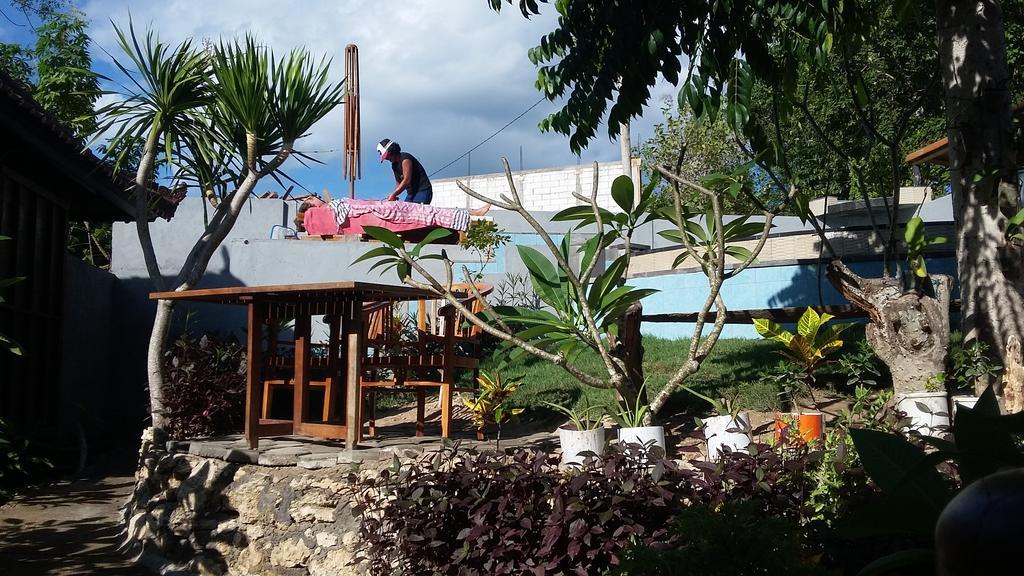 Lembah Bhucarya Hotel Nusa Lembongan  Exterior photo