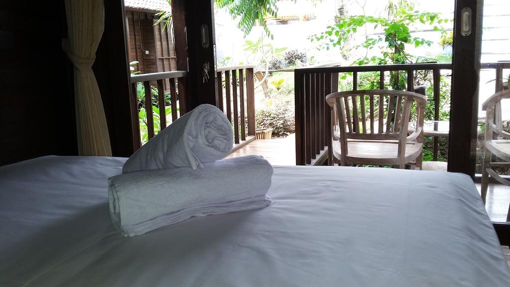 Lembah Bhucarya Hotel Nusa Lembongan  Exterior photo