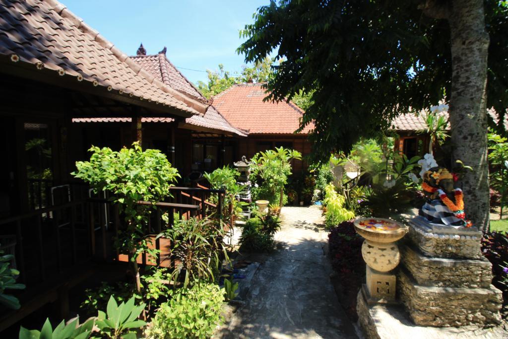 Lembah Bhucarya Hotel Nusa Lembongan  Exterior photo